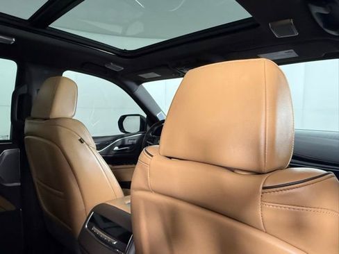 Certified 2023 Cadillac Escalade Sport w/ LPO, ONYX Package image 30