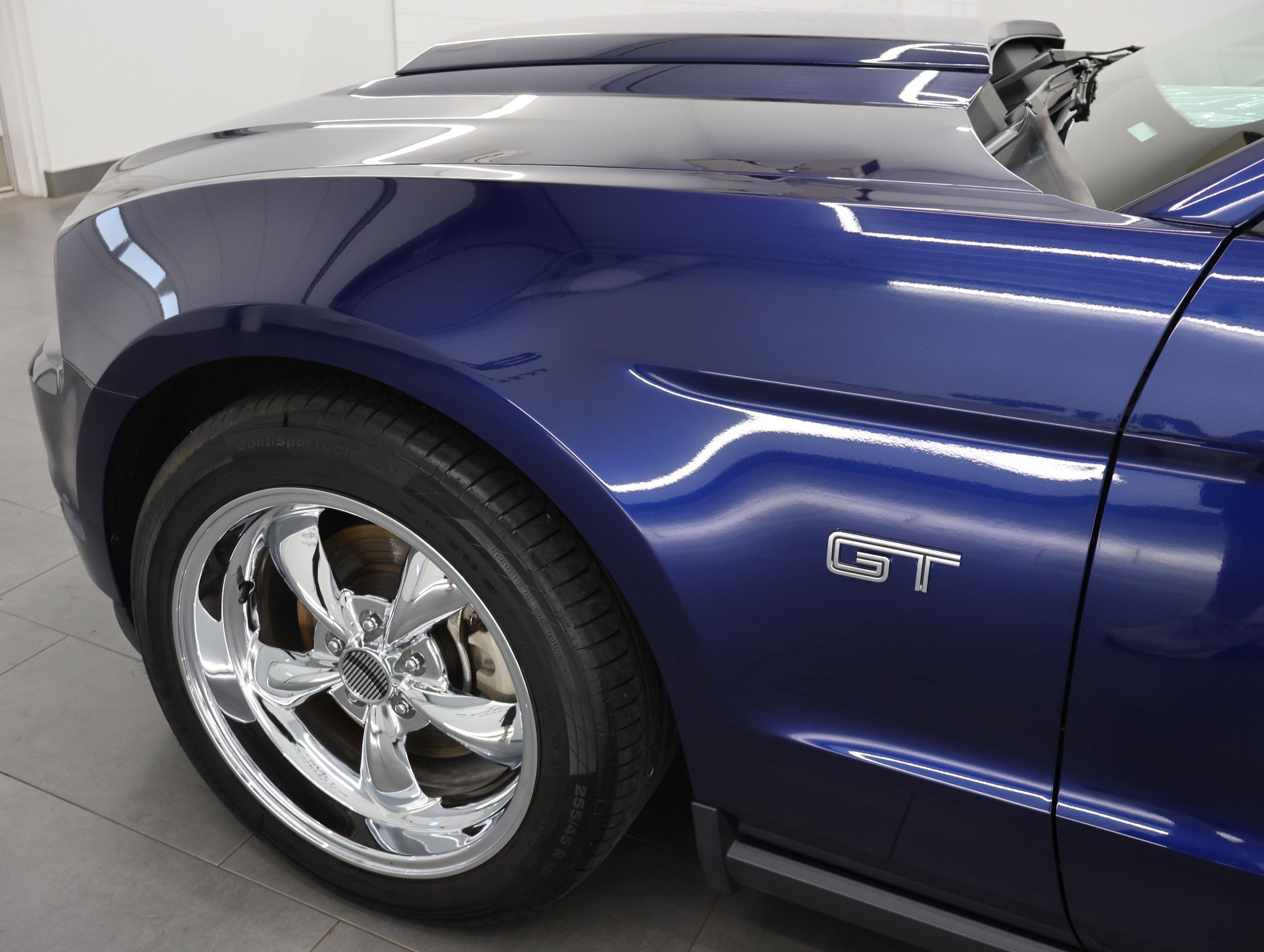 Used 2010 Ford Mustang GT RWD image 32