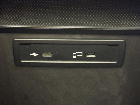 Used 2021 Mercedes-Benz GLC 300 image 34