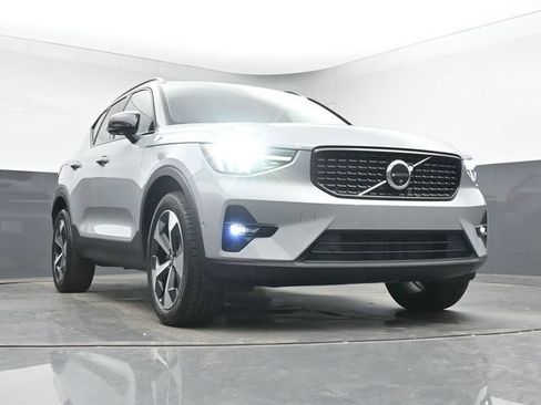 New 2026 Volvo XC40 B5 Plus w/ Protection Package Premier AWD/4WD image 37