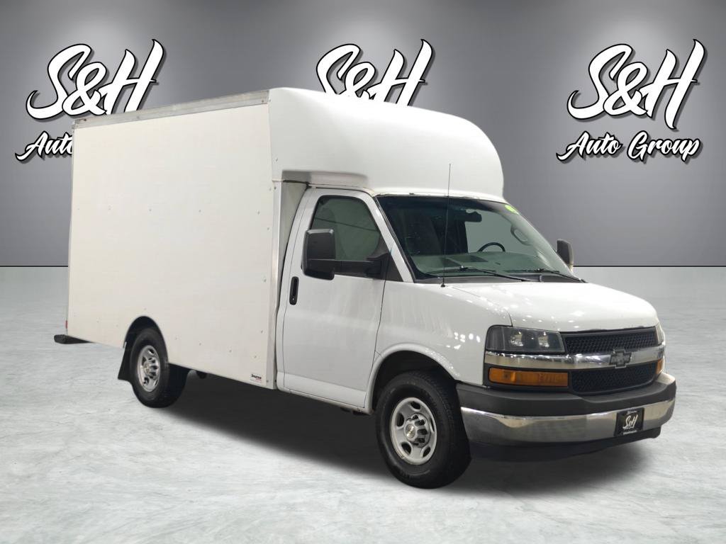 Used 2022 Chevrolet Express 3500 w/ Power Convenience Package RWD image 2
