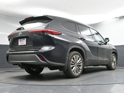Used 2021 Toyota Highlander Platinum image 26