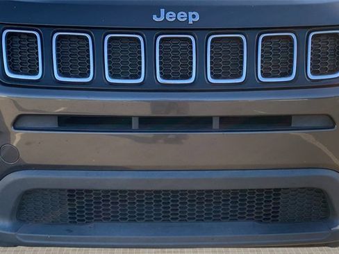 Used 2019 Jeep Compass Sport image 9