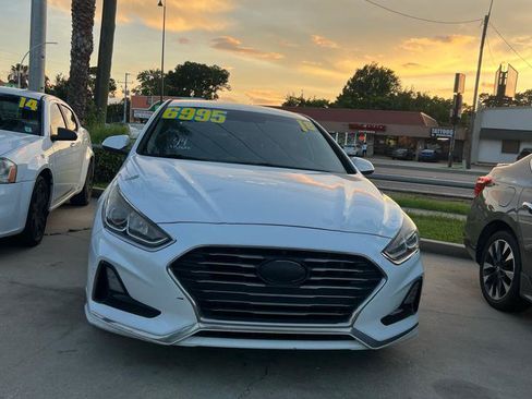 Used 2018 Hyundai Sonata SE FWD image 2