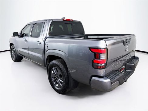 Used 2025 Nissan Frontier SV w/ SV Convenience Package image 5