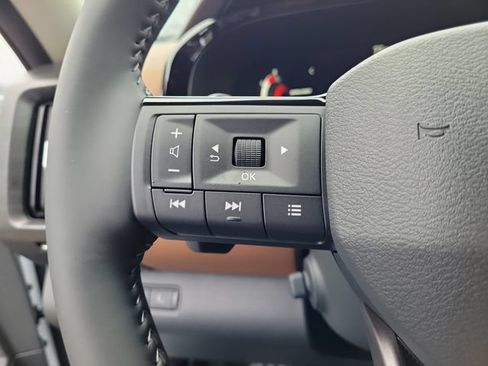 New 2026 Nissan Pathfinder Platinum AWD/4WD image 22