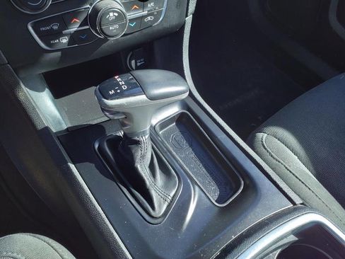 Used 2016 Dodge Charger SXT image 15