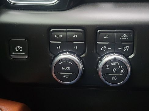Used 2023 GMC Sierra 1500 Denali Ultimate AWD/4WD image 16