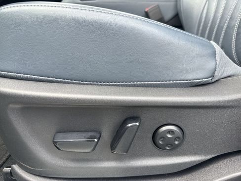 Used 2023 Nissan Ariya AWD/4WD image 14