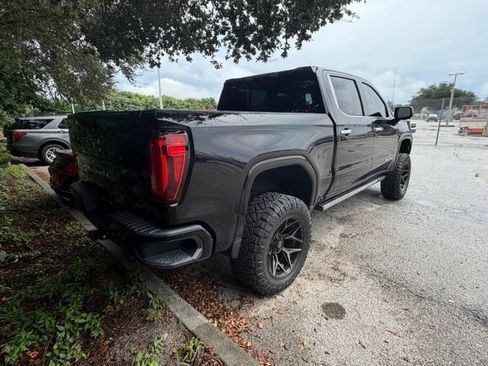 Used 2023 GMC Sierra 1500 Denali w/ Technology Package AWD/4WD image 8