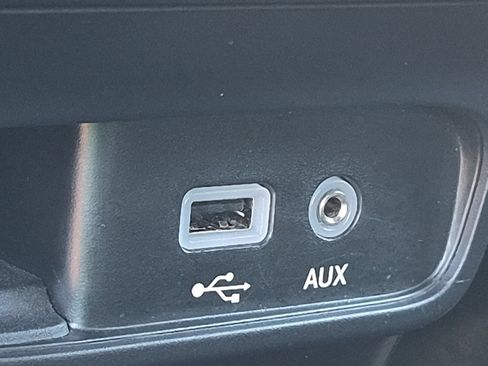 Used 2019 Chrysler Pacifica Touring Plus w/ S Appearance Package FWD image 26