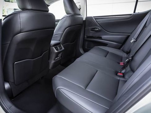 Certified 2025 Lexus ES 300h w/ Premium Package FWD image 21
