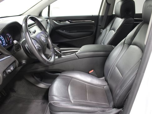 Used 2019 Buick Enclave Avenir w/ Avenir Technology Package FWD image 3