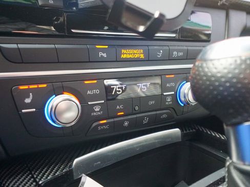 Used 2017 Audi RS 7 Prestige w/ Carbon-Optic Package image 26