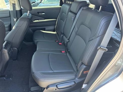 New 2026 Nissan Pathfinder SL AWD/4WD image 16