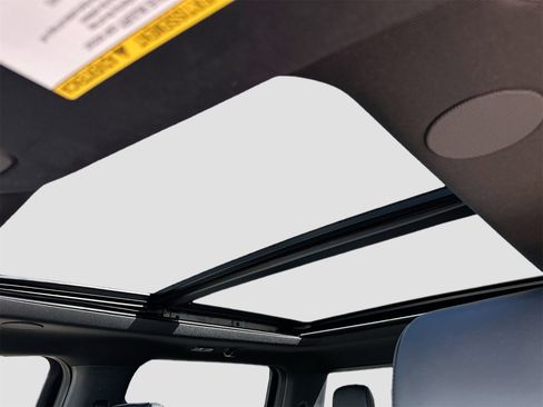 Used 2025 Ford F250 Platinum w/ FX4 Off-Road Package image 21