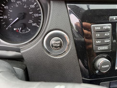 Used 2014 Nissan Rogue SV w/ SV Premium Package AWD/4WD image 24