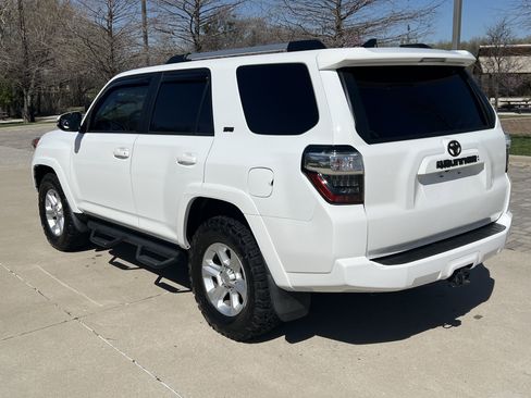 Used 2020 Toyota 4Runner SR5 Premium image 8