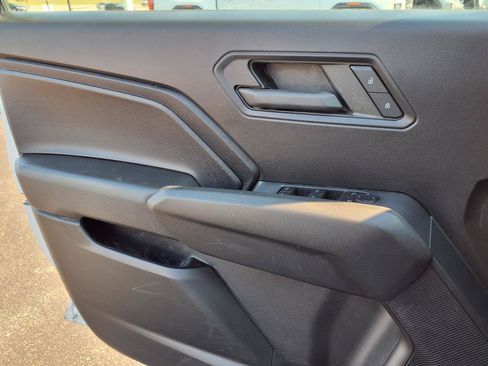 Used 2023 Chevrolet Colorado W/T AWD/4WD image 32