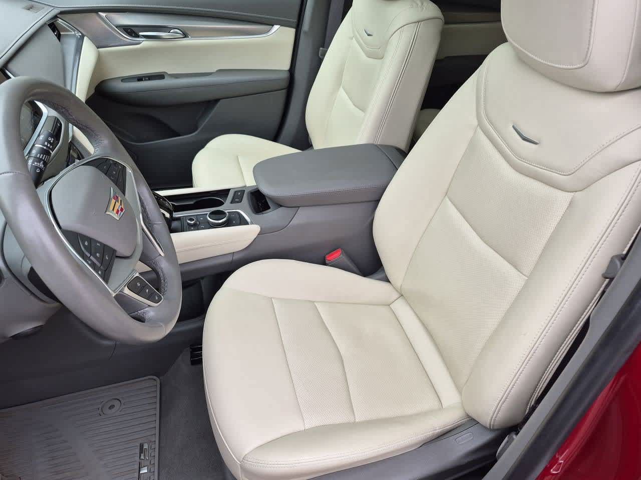 Used 2024 Cadillac XT5 Premium Luxury AWD/4WD image 16