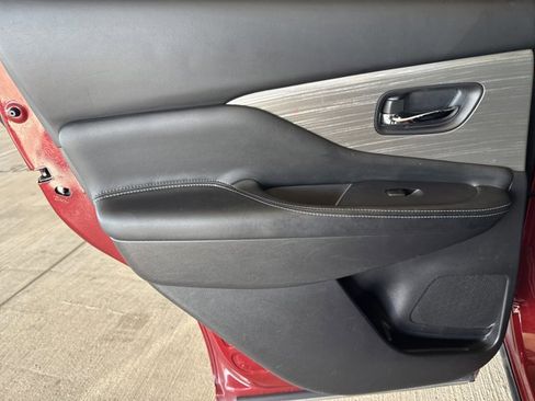 Used 2018 Nissan Murano SV w/ Premium Package image 25