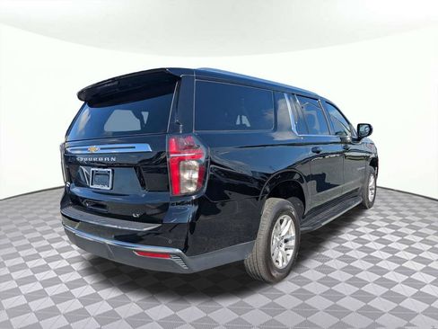 Used 2023 Chevrolet Suburban LT RWD image 3
