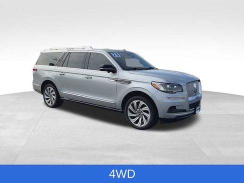 Used 2023 Lincoln Navigator L Reserve image 2