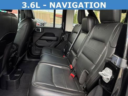 Used 2021 Jeep Wrangler Unlimited Sahara AWD/4WD image 5