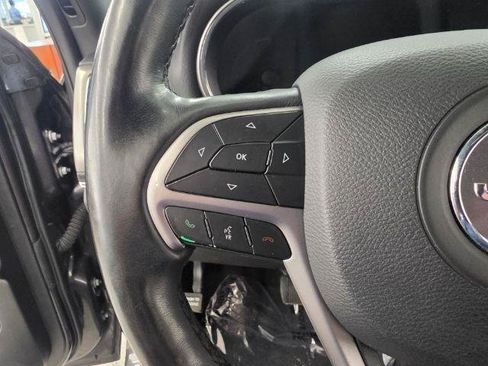 Used 2019 Jeep Grand Cherokee Limited w/ Trailer Tow Group IV AWD/4WD image 11