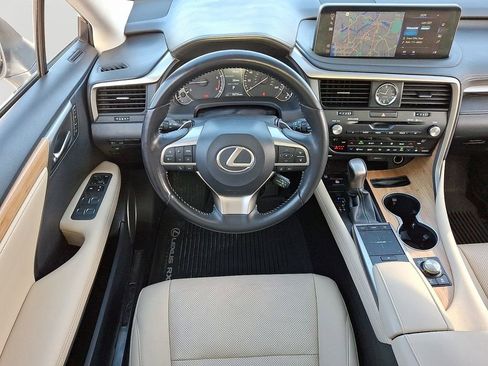 Used 2022 Lexus RX 350L Premium w/ Premium Package image 11