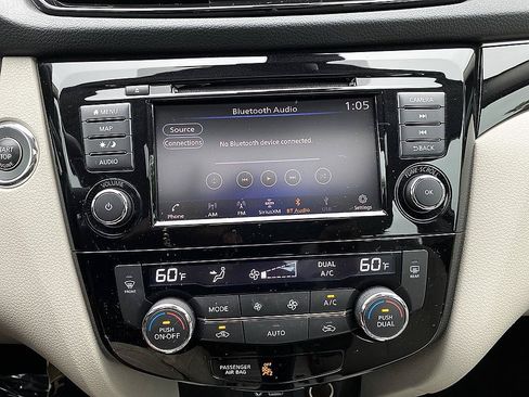 Used 2019 Nissan Rogue Sport SL w/ Premium Package AWD/4WD image 17