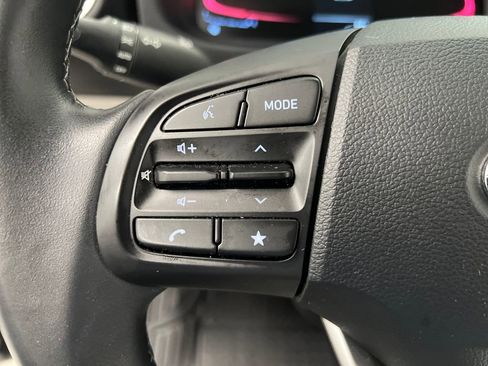 Used 2025 Hyundai Venue SEL FWD image 39