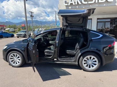 Used 2018 Tesla Model X 75D AWD/4WD image 23