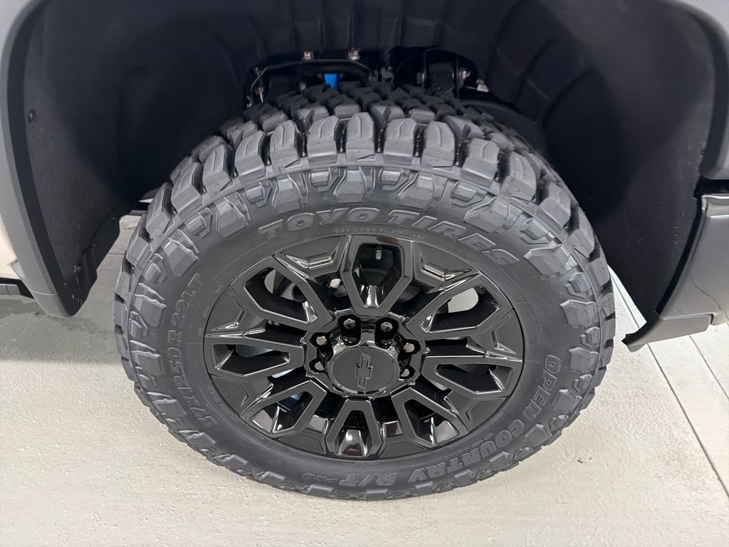 New 2026 Chevrolet Silverado 2500 ZR2 AWD/4WD image 5