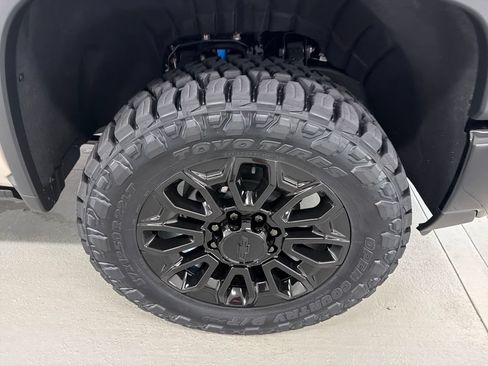 New 2026 Chevrolet Silverado 2500 ZR2 AWD/4WD image 5