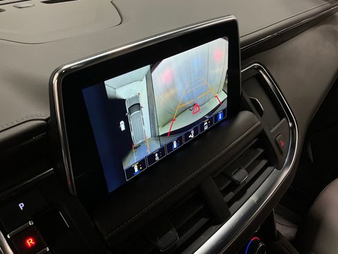 Used 2023 Chevrolet Tahoe Z71 w/ Luxury Package image 16