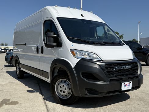 Used 2023 RAM ProMaster 2500 FWD image 2