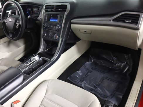 Used 2018 Ford Fusion SE image 37