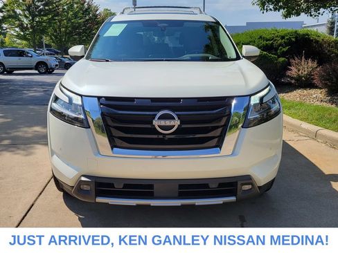 Certified 2024 Nissan Pathfinder Platinum w/ Cargo Package AWD/4WD image 8