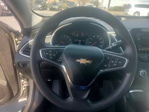 Used 2025 Chevrolet Malibu LT FWD image 49