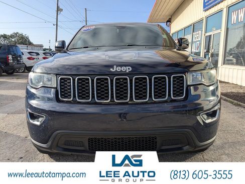 Used 2017 Jeep Grand Cherokee Laredo w/ Quick Order Package 2BE image 2