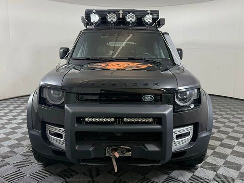 Used 2023 Land Rover Defender 110 S image 11