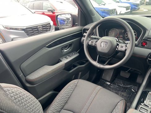 New 2025 Honda Pilot Sport image 19