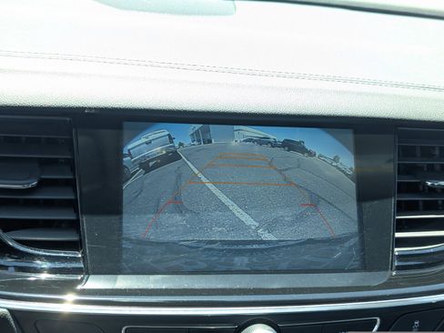 Used 2018 Buick Regal Essence image 23