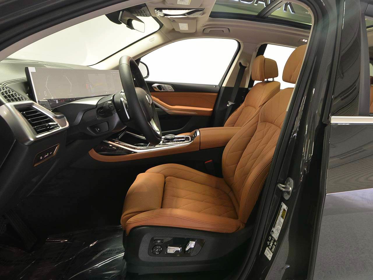 Used 2027 BMW X7 xDrive40i w/ Premium Package AWD/4WD image 8