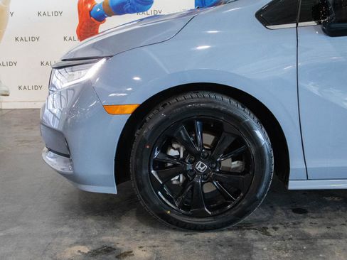 Used 2023 Honda Odyssey Sport image 16