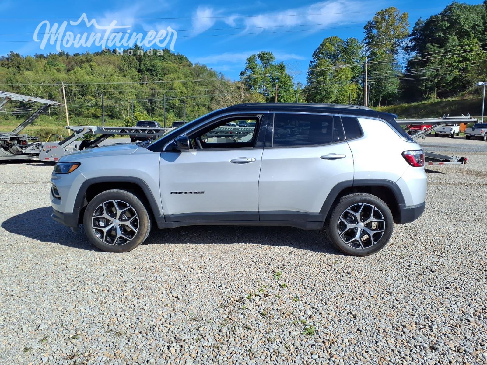 Used 2024 Jeep Compass Limited AWD/4WD image 8
