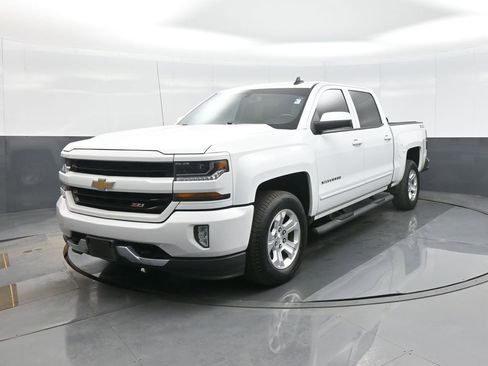 Used 2018 Chevrolet Silverado 1500 LT w/ All Star Edition image 3