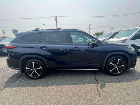 Used 2021 Toyota Highlander XSE AWD/4WD image 4