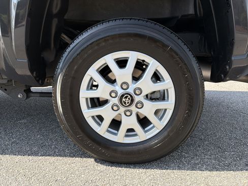 Certified 2025 Toyota Tacoma SR5 image 30